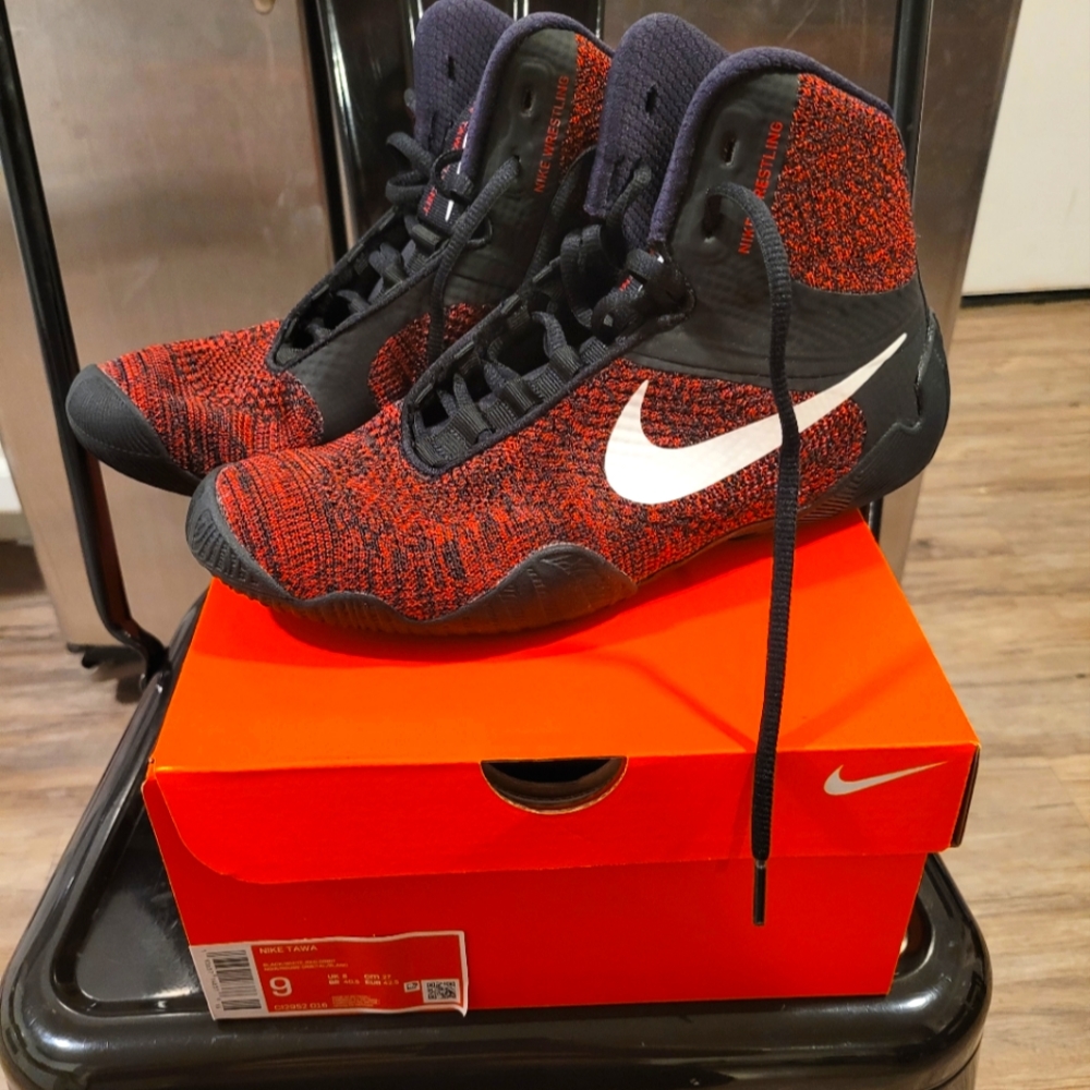 Nike Tawa Wrestling Shoes Size Men's 9